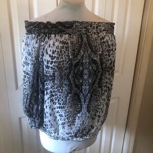 New York & Company Black and White Off-Shoulder Printed Blouse